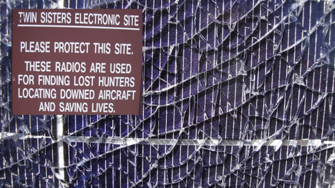 How Long Do Solar Panels Last? Cracked solar panel -By Dave Dugdale on Flickr: How Long Do Solar Panels Last?