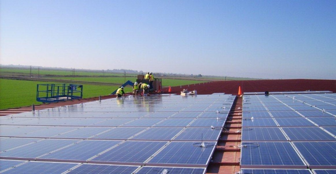 450kW Winery Distribution Center with a Xantrex GT250 480V Inverter ET Solar install at a distribution center